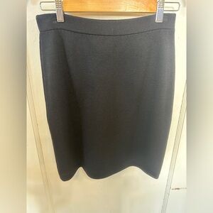 St John Collection sz 2 black knit skirt